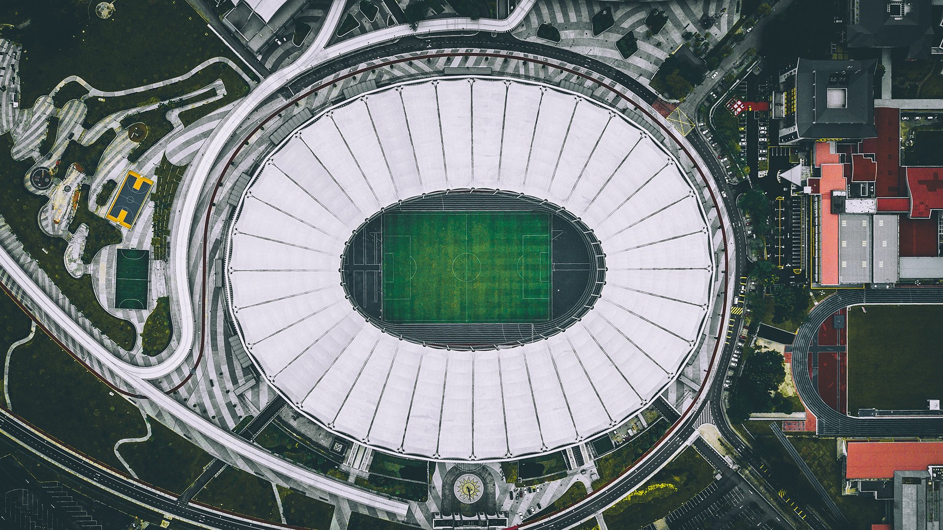 FB赛事直播-跨界传奇，詹姆斯欧冠决赛接管启示录—当湖人精神照亮绿茵场